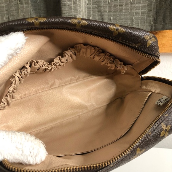 LV Paris Toilette 23 Bag. Date Code: TH January 1988 inside pocket under tag. - Picture 13 of 16